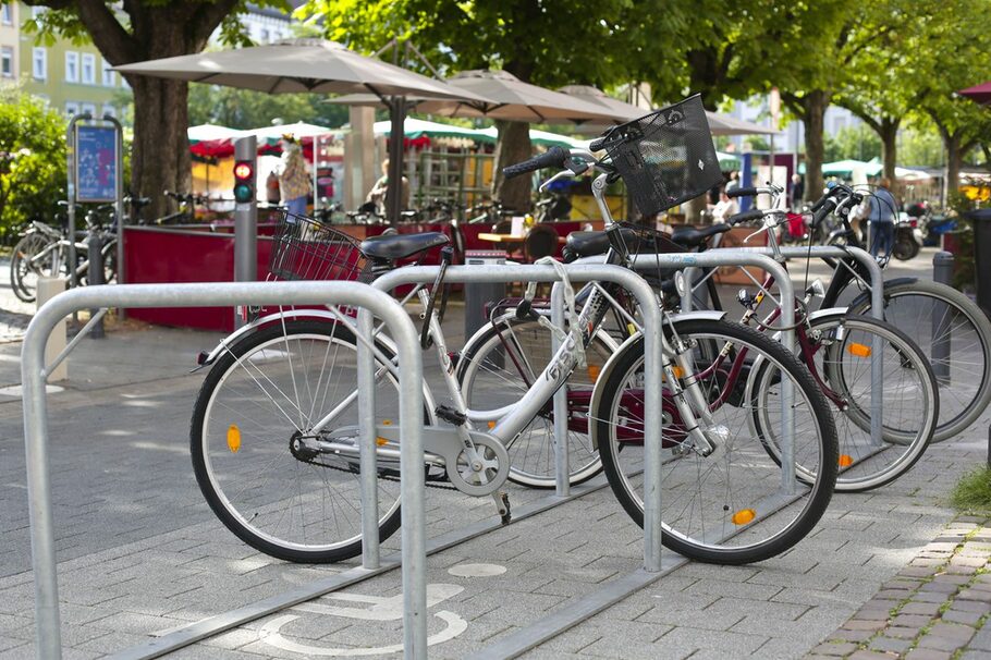 Fahrradständer auf dem Offenbacher Wochenmarkt