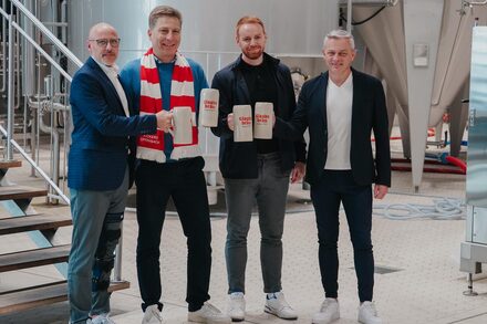 Andreas Herzog, Robert Glaab, Timo Nickel und Christian Hock in der Glaabsbräu Brauerei