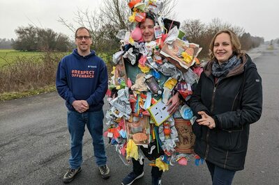 Team der Abfallberatung mit Mülli