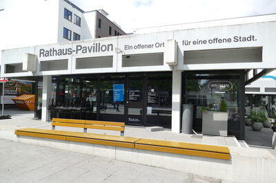 Pavillon aus Beton in der Innenstadt von Offenbach auf dem Rathaus-Pavillon, ein Ort für eine offene Stadt steht.