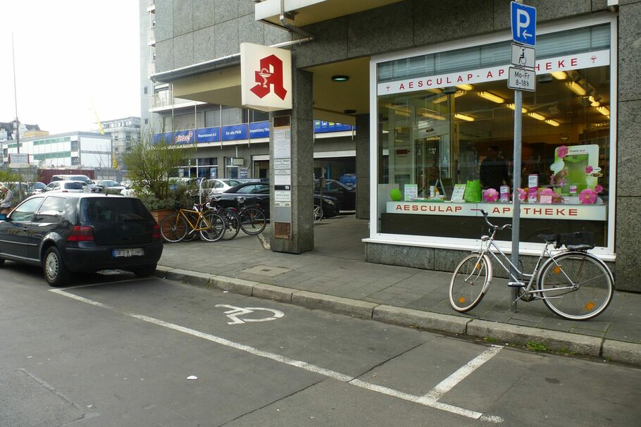 Behindertenparkplatz Frankfurter Straße 77